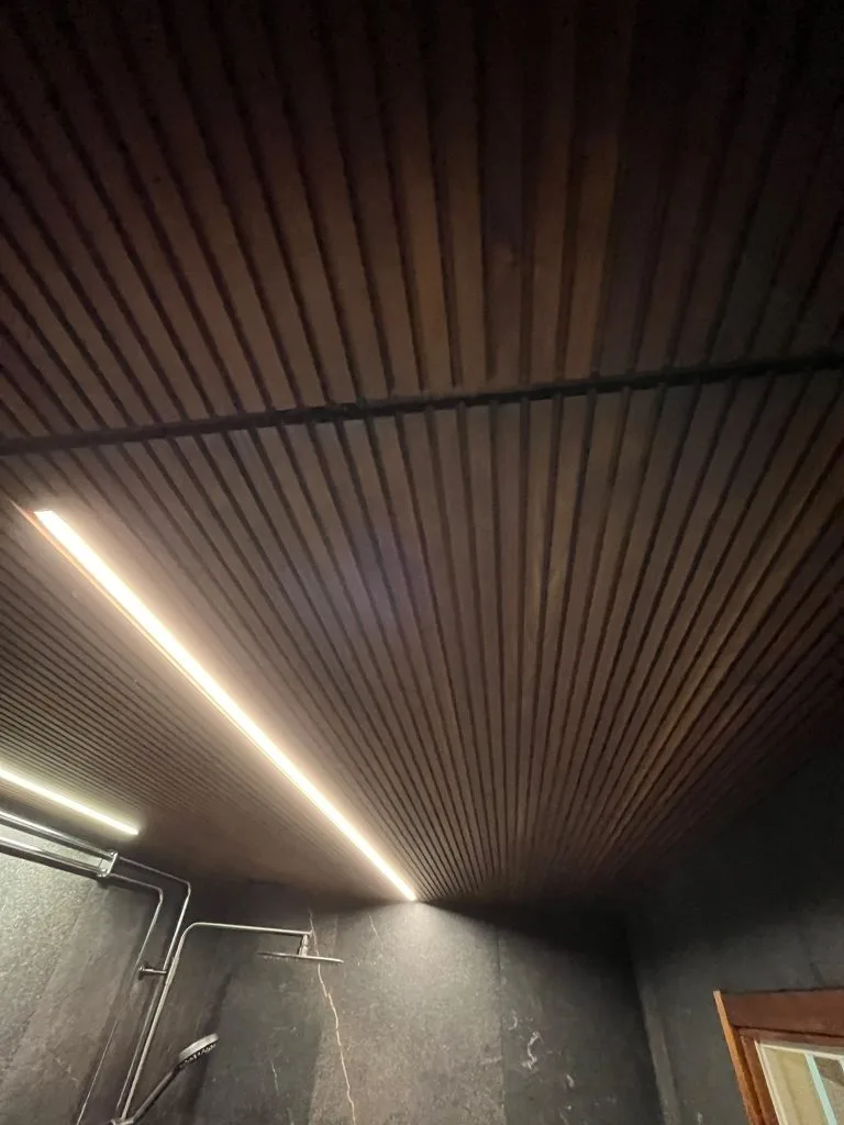 Puurimakatto ja upotettu LED-valaistus